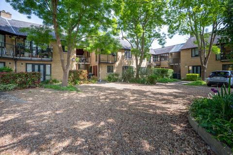8 Erasmus Close, Cambridge, CB4 3TJ