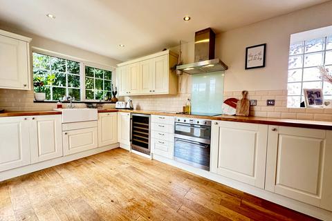 3 bedroom detached bungalow for sale, Mons Avenue, Billericay CM11
