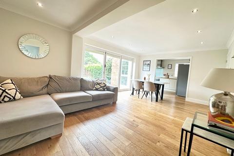 3 bedroom detached bungalow for sale, Mons Avenue, Billericay CM11