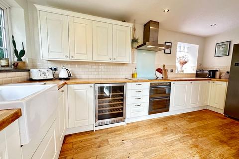 3 bedroom detached bungalow for sale, Mons Avenue, Billericay CM11
