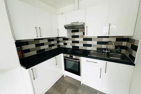 1 bedroom flat to rent, Croft Road, Old Town, Swindon, SN1 4DG