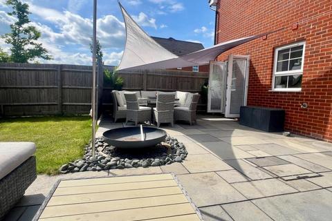 1 Burden Close, Wimborne, BH21 2FX