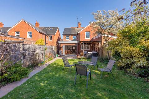 4 bedroom semi-detached house for sale, Highfield Road, Maidenhead