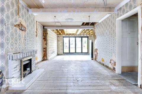 undefined, Squirrels Heath Lane, HORNCHURCH