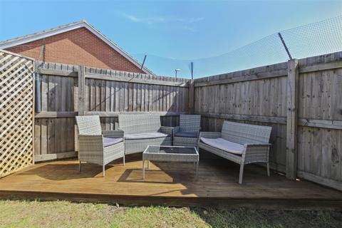2 Bootmaker Crescent, Raunds, Wellingborough, NN9 6FF