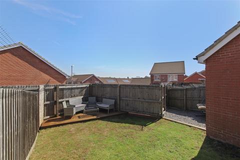2 Bootmaker Crescent, Raunds, Wellingborough, NN9 6FF