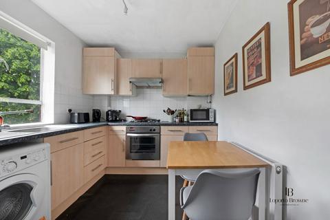 Studio to rent, Junction Road, London, N19 5QD