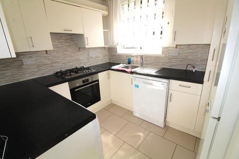 2 bedroom flat to rent, Haselbury Road, Edmonton