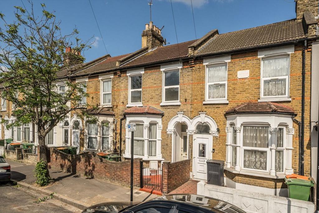 Friars Road, London E6 1 bed flat - £1,499 pcm (£346 pw)