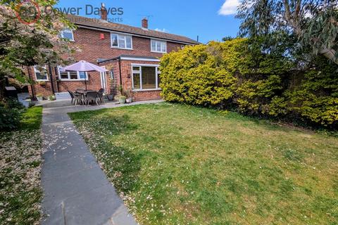 16 Cedar Road, Grays, RM16 4SX