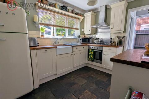 16 Cedar Road, Grays, RM16 4SX