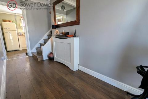 16 Cedar Road, Grays, RM16 4SX