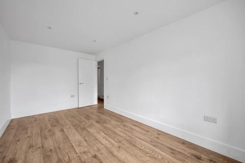 78 Strongbow Crescent, Eltham, London, SE9 1DR