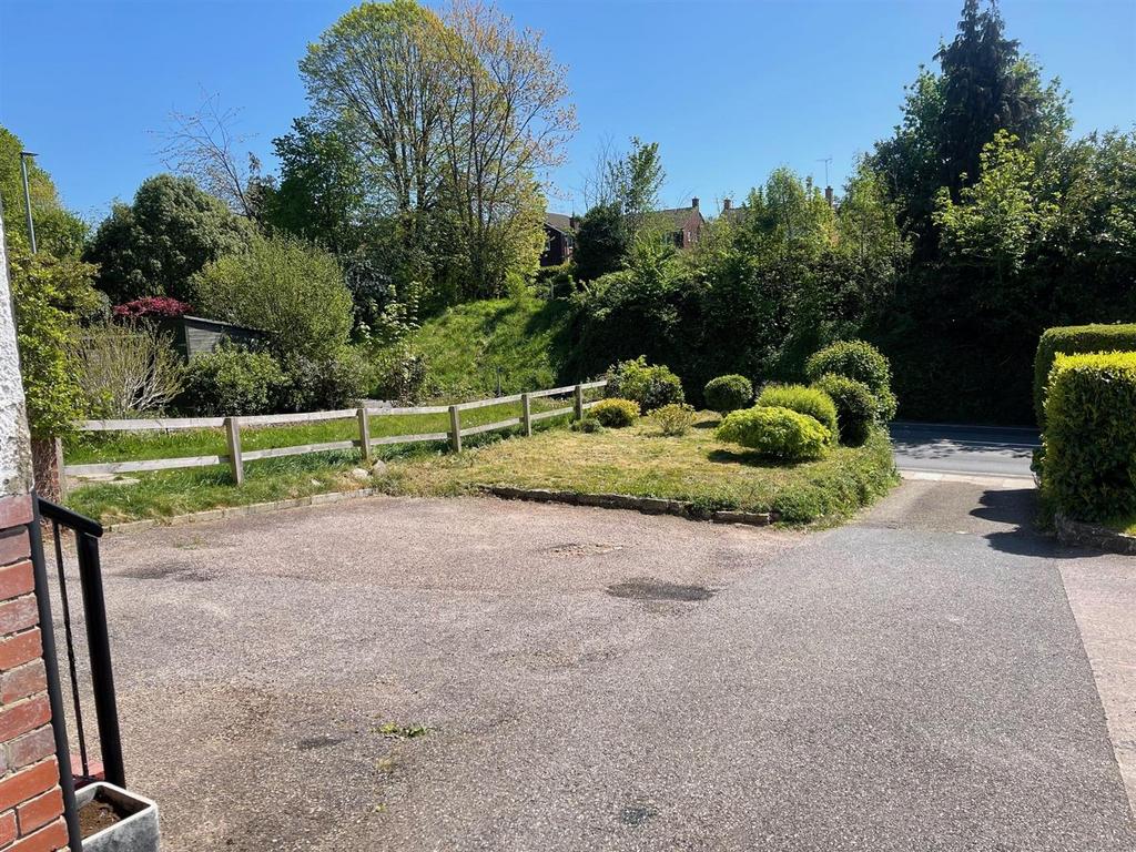 Driveway & Parking