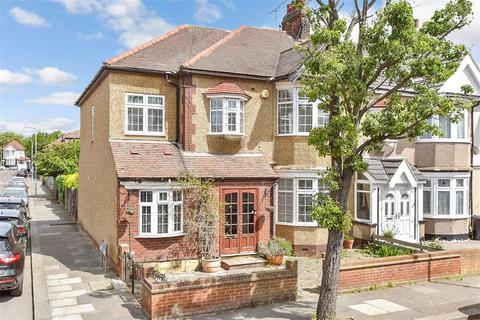 5 bedroom end of terrace house for sale, Campbell Avenue, Ilford, Essex