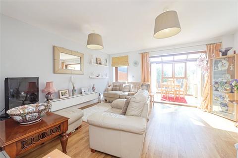 103 Foxdown, Overton, Basingstoke, RG25 3JQ