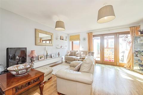 103 Foxdown, Overton, Basingstoke, RG25 3JQ