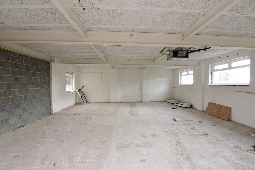 31 Colville Rd 31.JPG