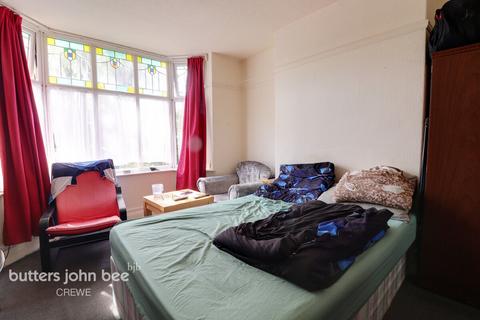 3 bedroom semi-detached house for sale, 77 Manor Way, Crewe CW2 6JU