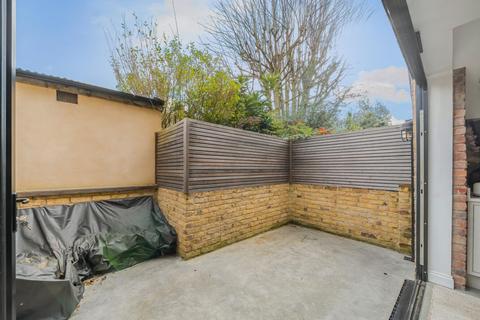 27 Quentin Road, London, SE13 5DQ