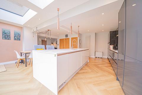 25 Crabmill Close, Knowle, Solihull, B93 0NW