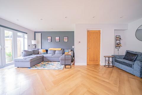 25 Crabmill Close, Knowle, Solihull, B93 0NW