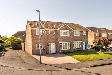 19 Aragon Place, Kimbolton, Huntingdon, PE28 0JD