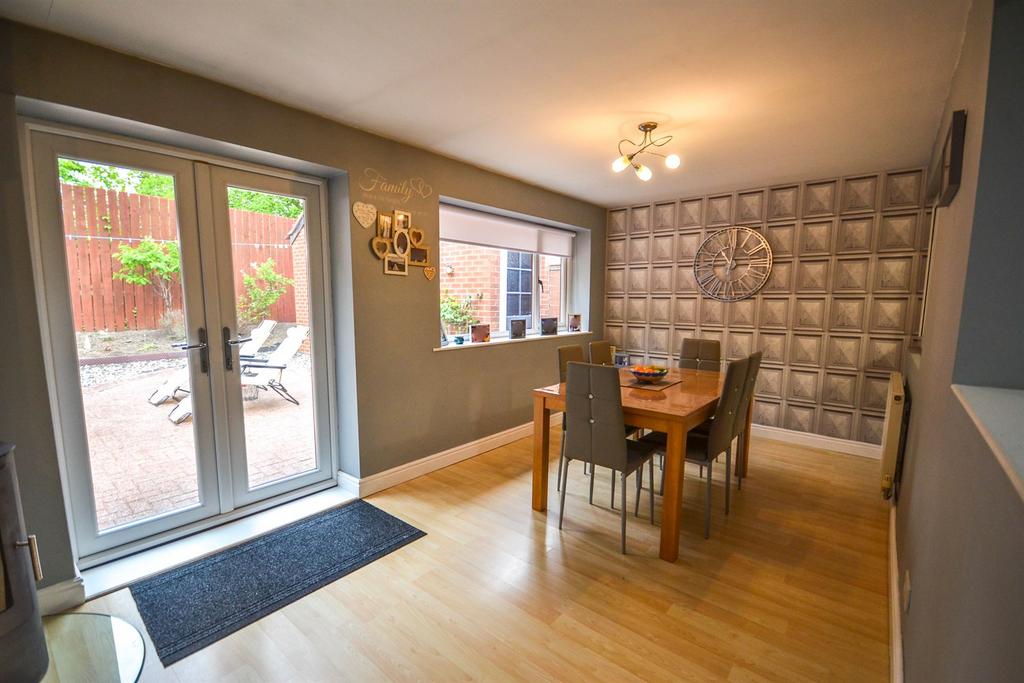 Family Room / Diner