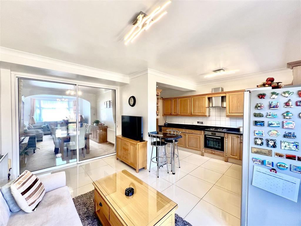 Kitchen/ Family Room