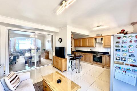 undefined, Ellerdine Road, Hounslow TW3