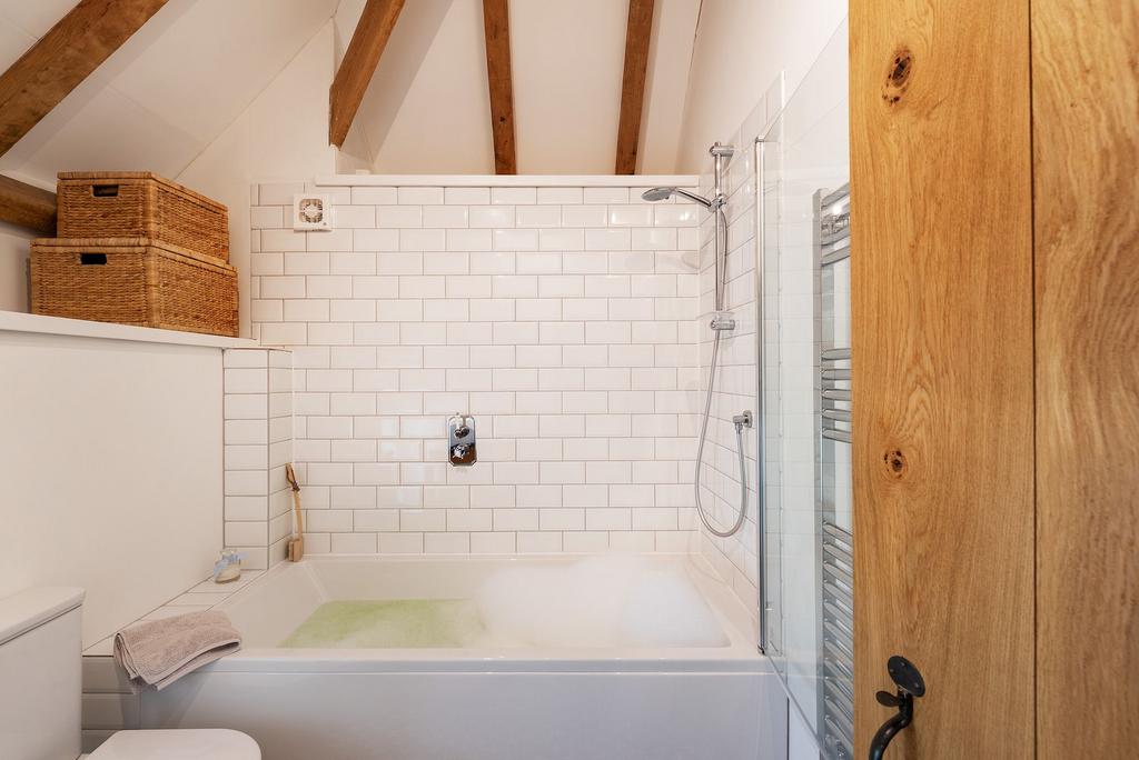 The Old Dairy, Stoke Fleming Family Bathroom