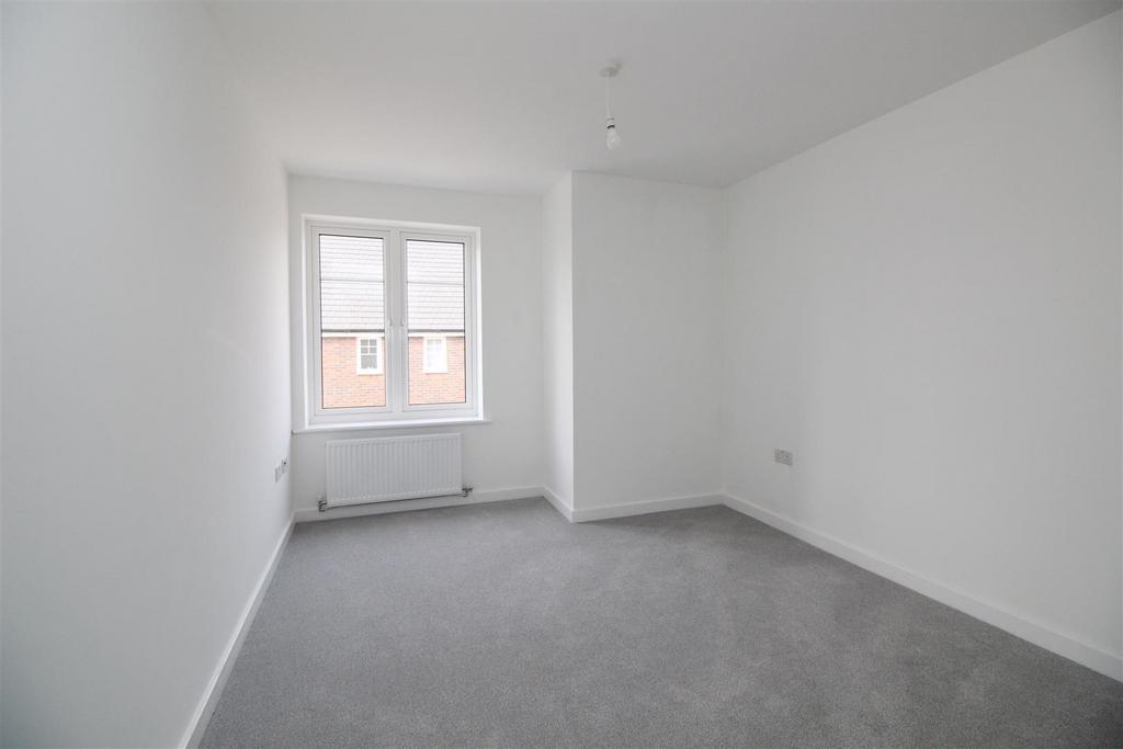 Bedroom 1.JPG
