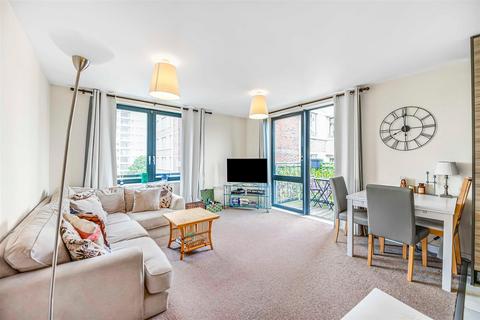 2 bedroom flat for sale, Pooles Park, Finsbury Park