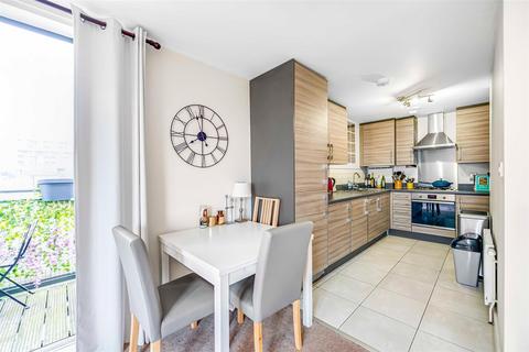 2 bedroom flat for sale, Pooles Park, Finsbury Park