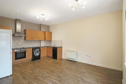 2 bedroom flat to rent, Broka Ct, Pine St, Aylesbury HP19