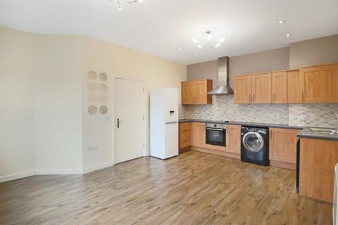 2 bedroom flat to rent, Broka Ct, Pine St, Aylesbury HP19