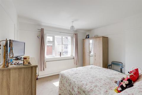 24 Acton Road, Arnold, Nottingham, NG5 7AD