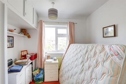 24 Acton Road, Arnold, Nottingham, NG5 7AD