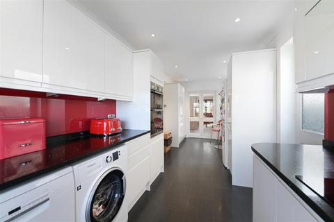 3 bedroom detached house for sale, Winkworth Road, Banstead