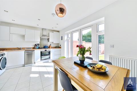 17 Badger Close, Brackley, NN13 6QX
