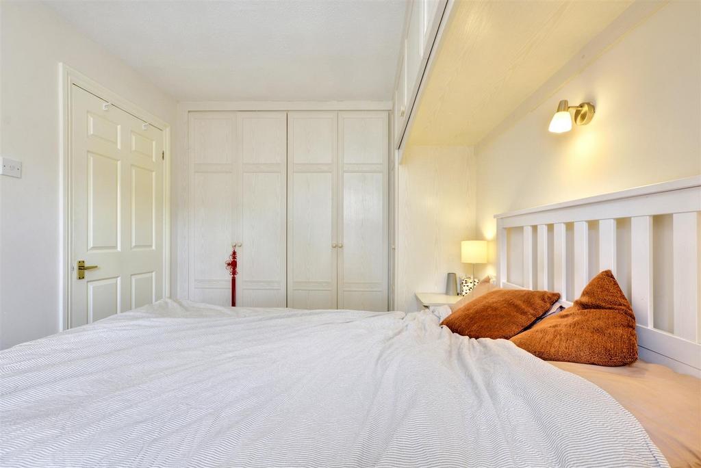 Bedroom 1 4.jpeg