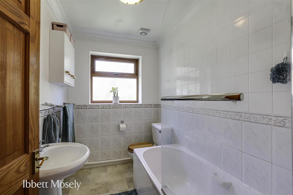 28 Bathroom.jpg