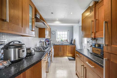 34 Abergeldie Road, London, SE12 8BJ