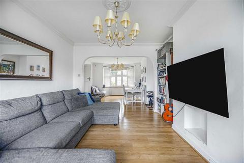 34 Abergeldie Road, London, SE12 8BJ