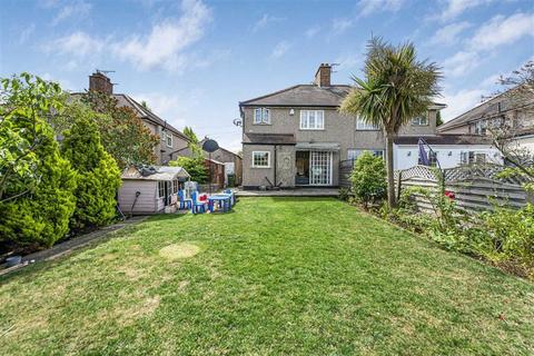 34 Abergeldie Road, London, SE12 8BJ