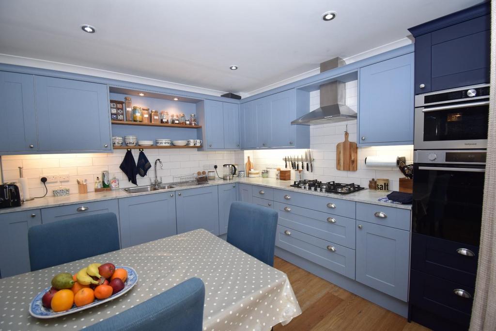 Kitchen.JPG