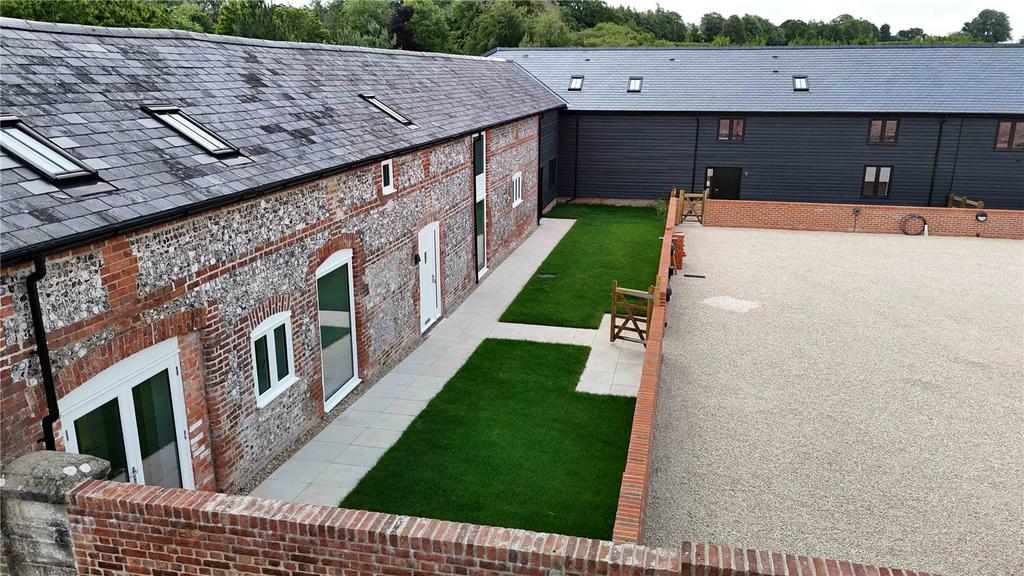3 Egbury Barns Front