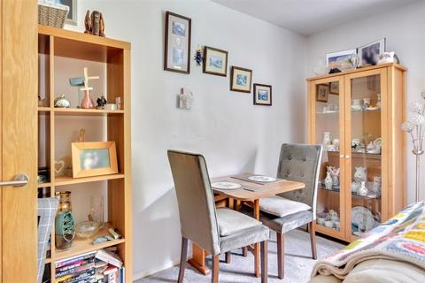 1 bedroom apartment for sale, Derwent Crescent, Arnold, Nottingham