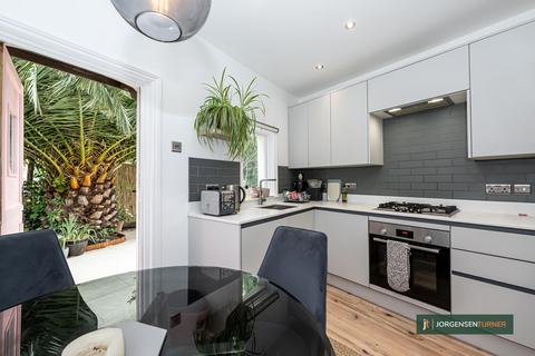 Flat 1, 35 Glengall Road, London, NW6 7EL