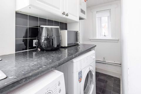 34 Barton Terrace, Fauldhouse, Bathgate, EH47 9LJ